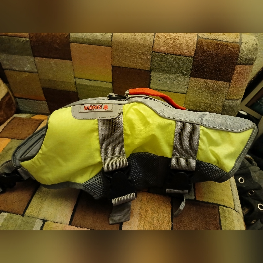 Yellow and Gray M Dog Arnes